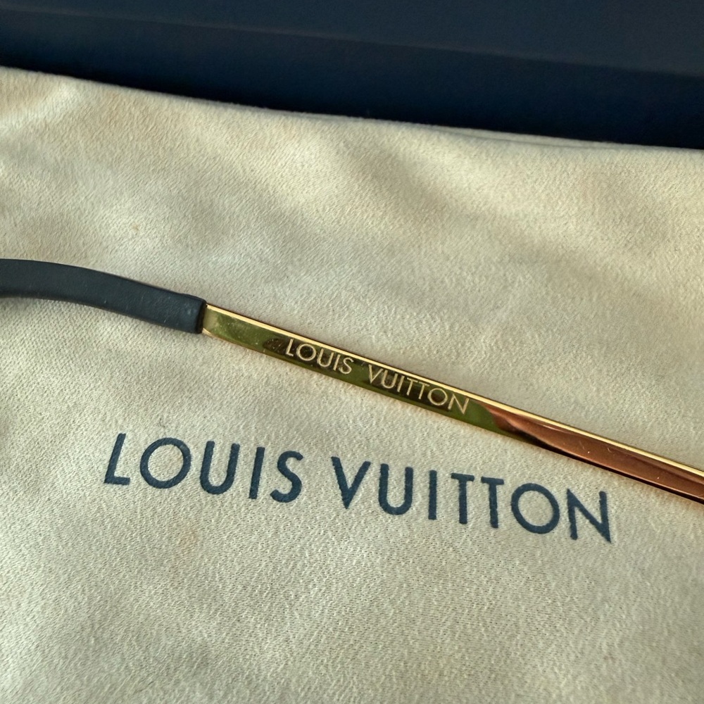 Louis Vuitton Gold/Gray Monogram Grease Aviator Sunglasses Z1172W - Picture 10 of 15